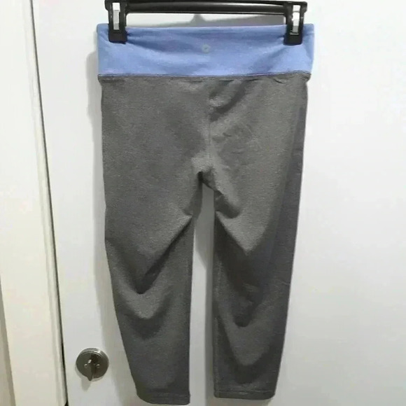 90 degrees Capri pant - Picture 2 of 4